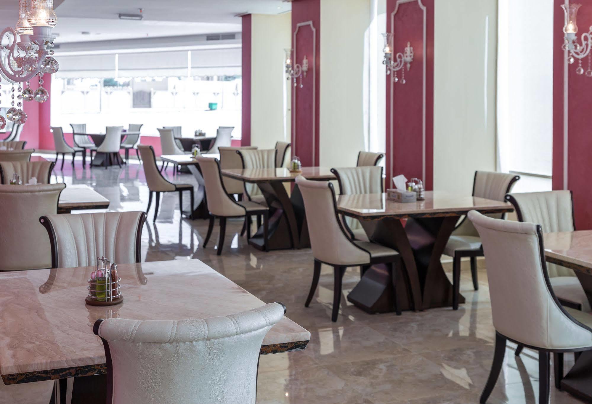 Adams Hotel Kuwait City Bagian luar foto