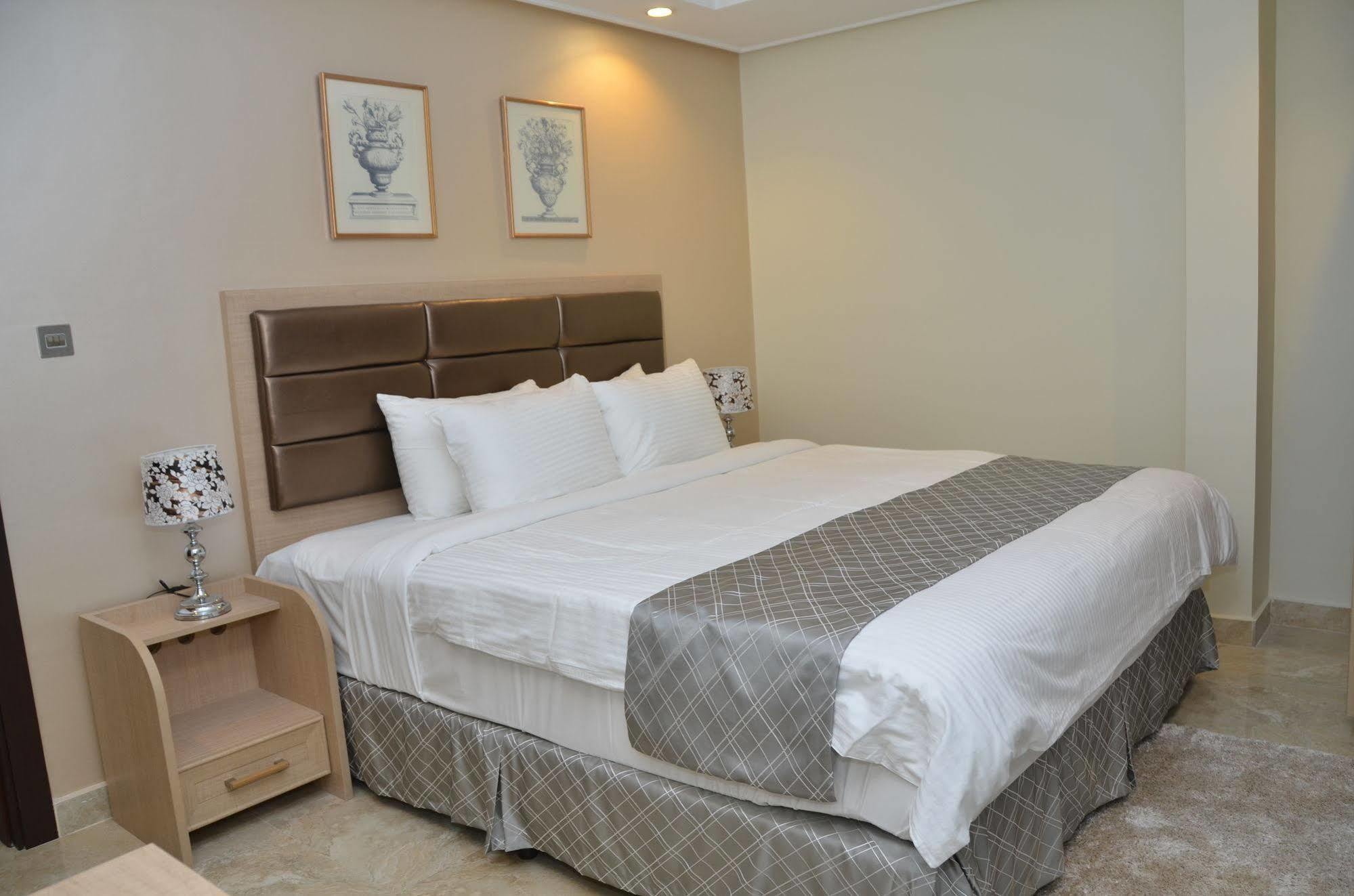 Adams Hotel Kuwait City Bagian luar foto