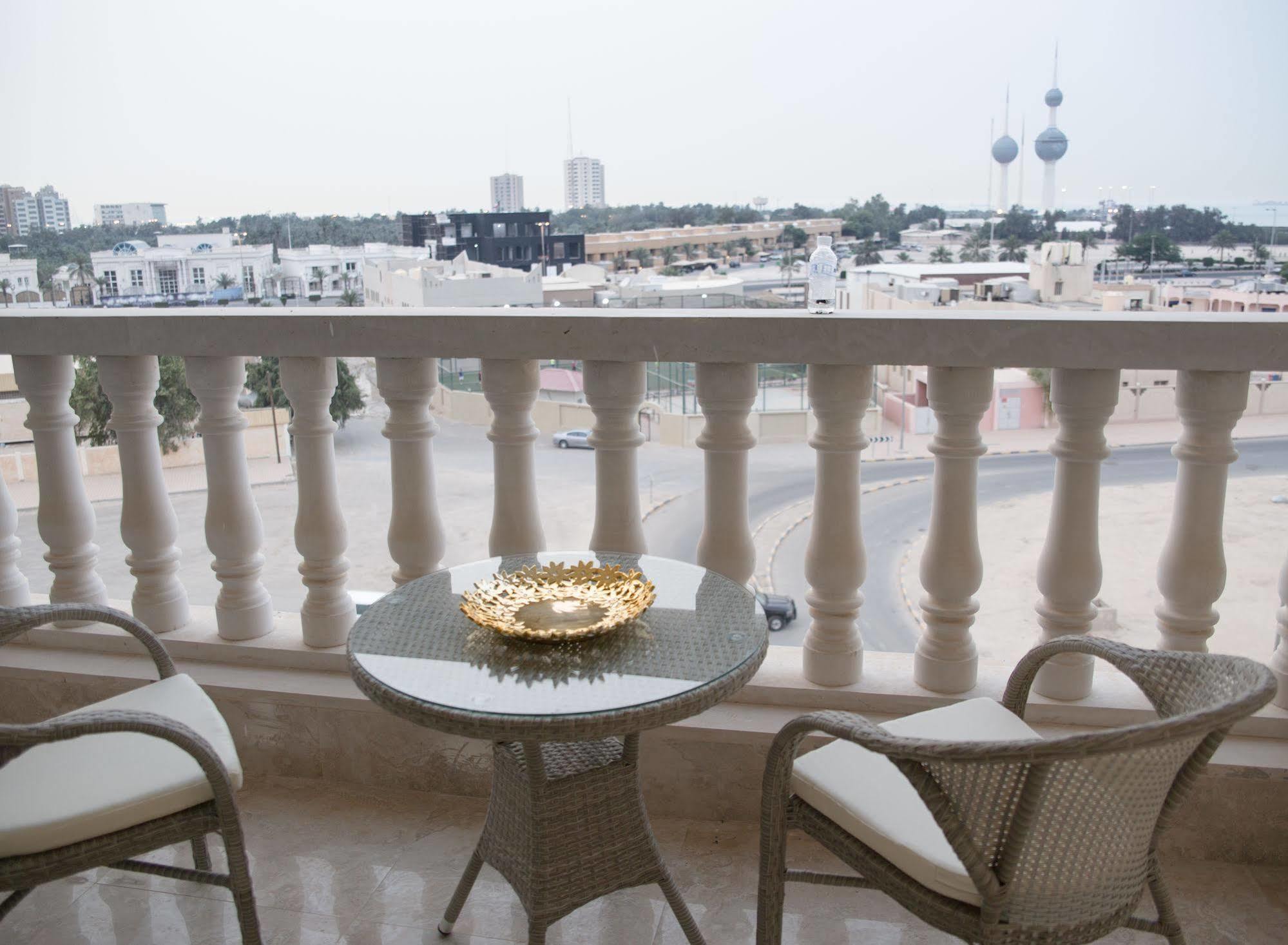 Adams Hotel Kuwait City Bagian luar foto
