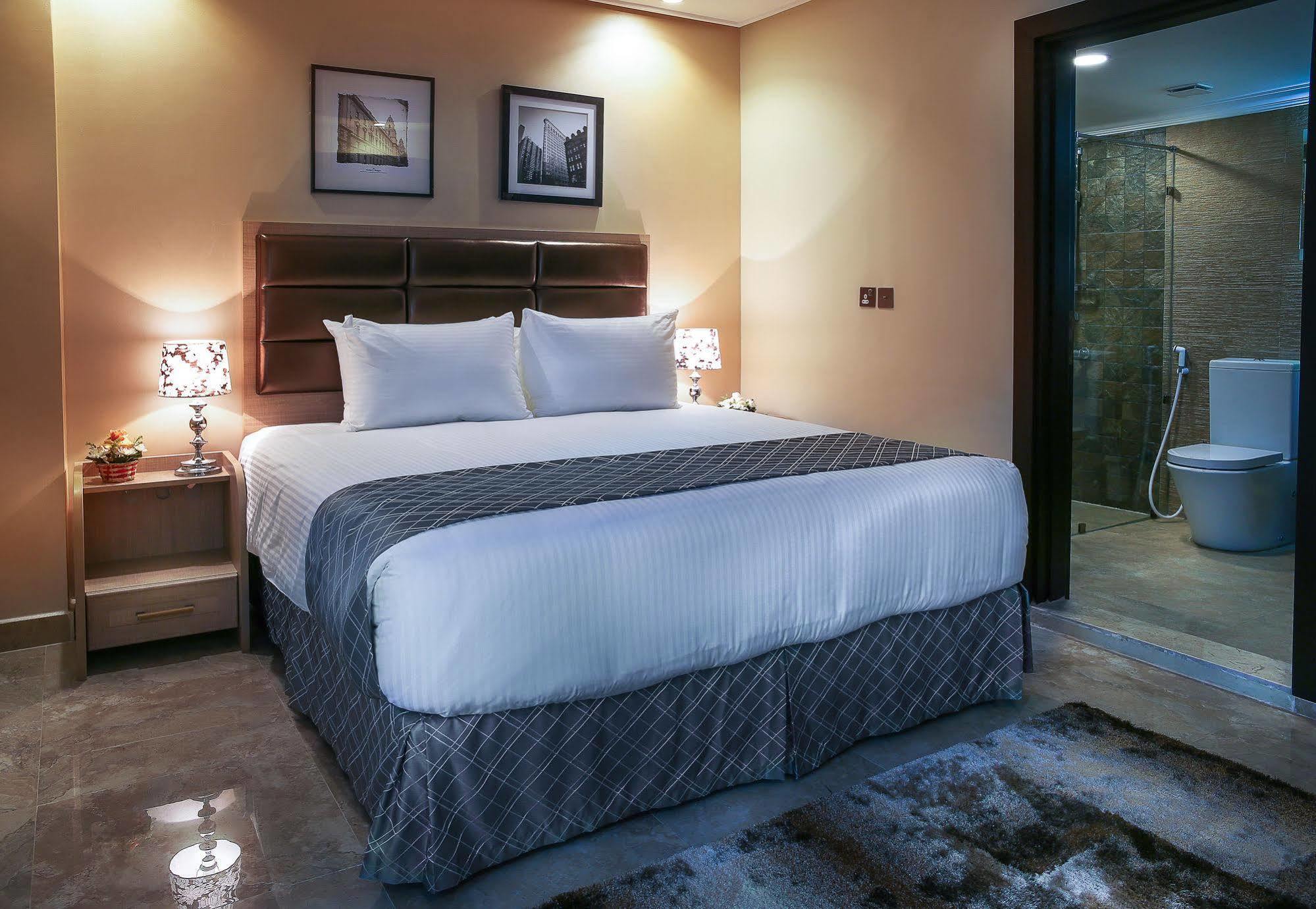 Adams Hotel Kuwait City Bagian luar foto