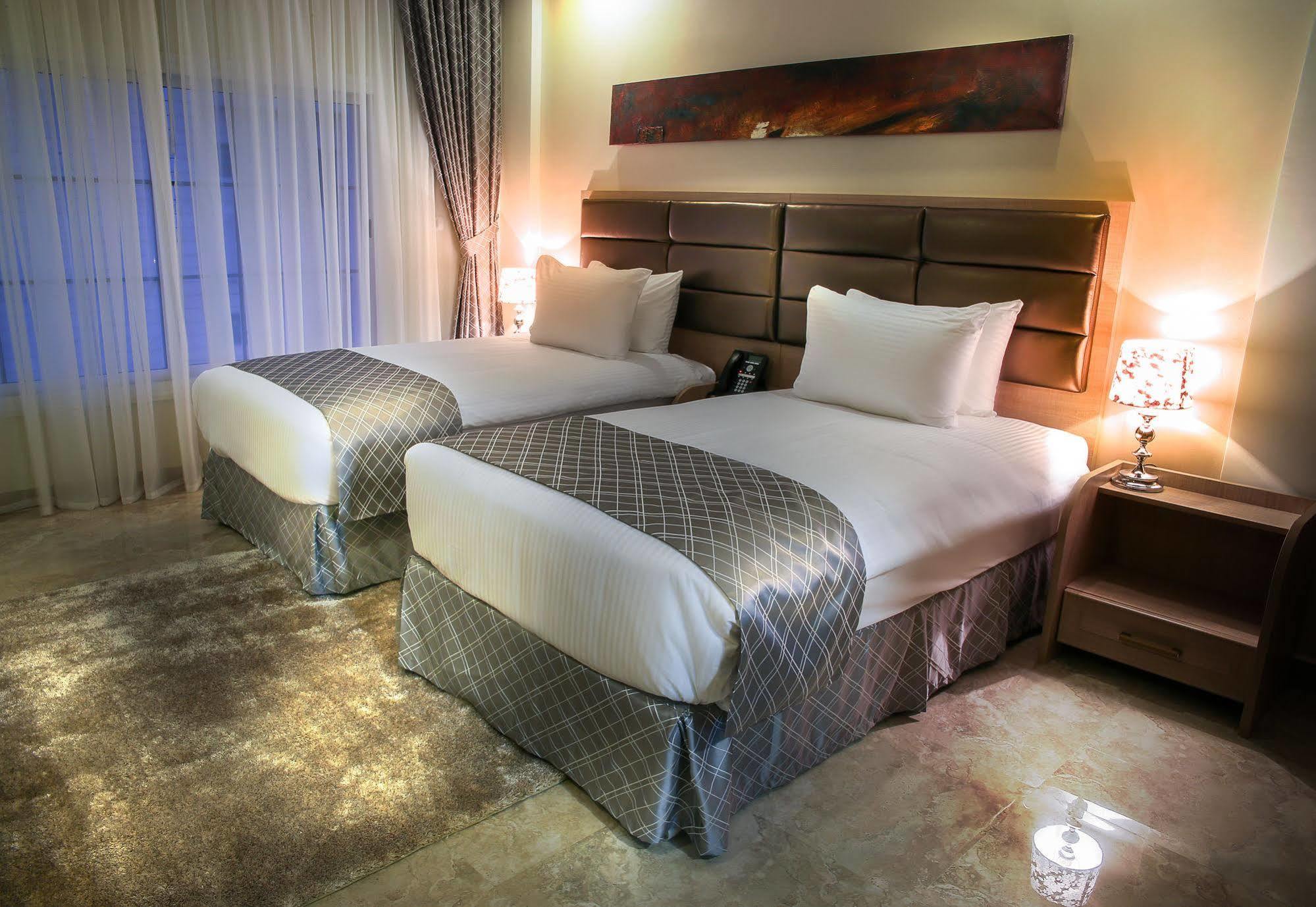 Adams Hotel Kuwait City Bagian luar foto
