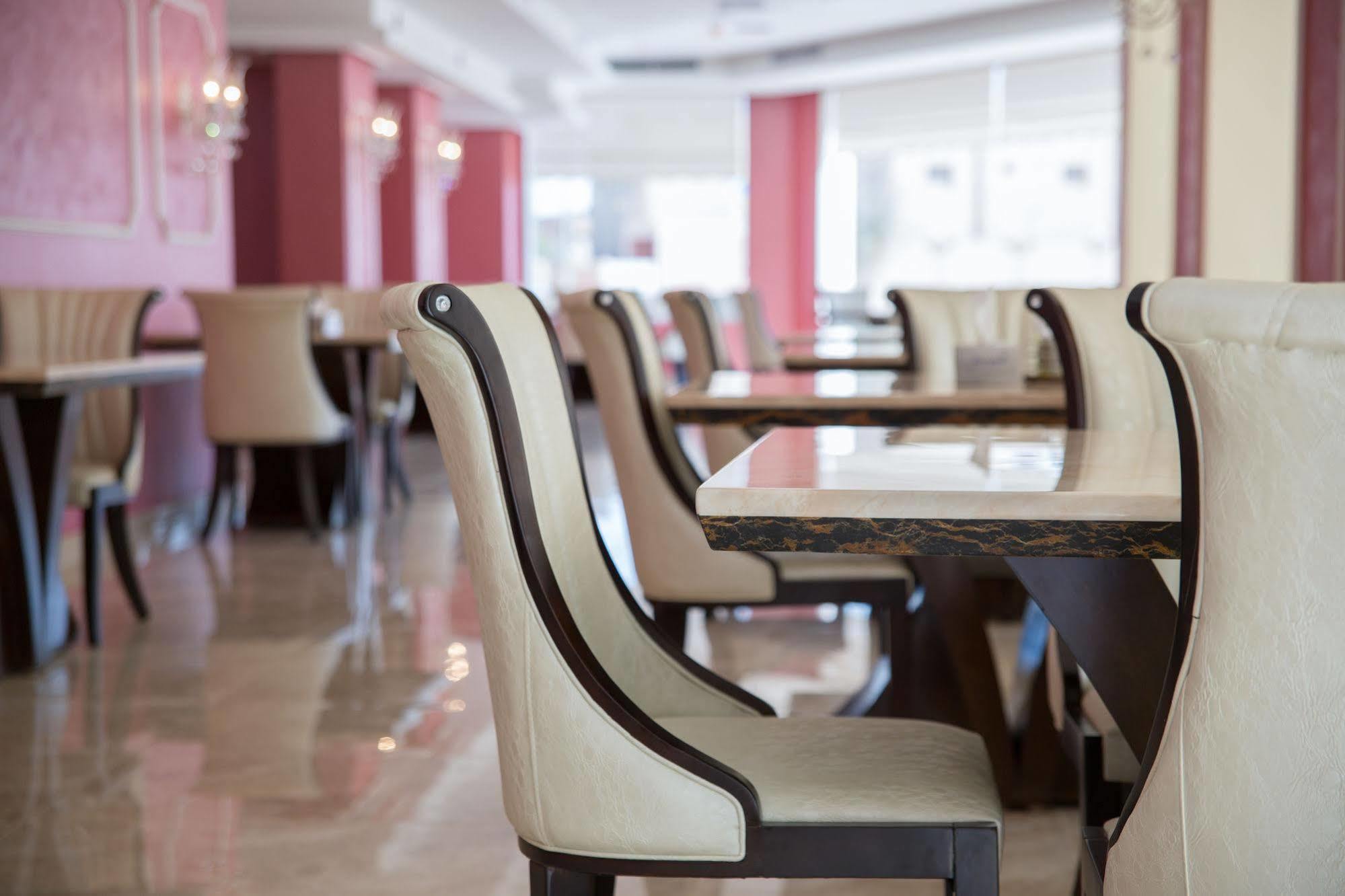 Adams Hotel Kuwait City Bagian luar foto